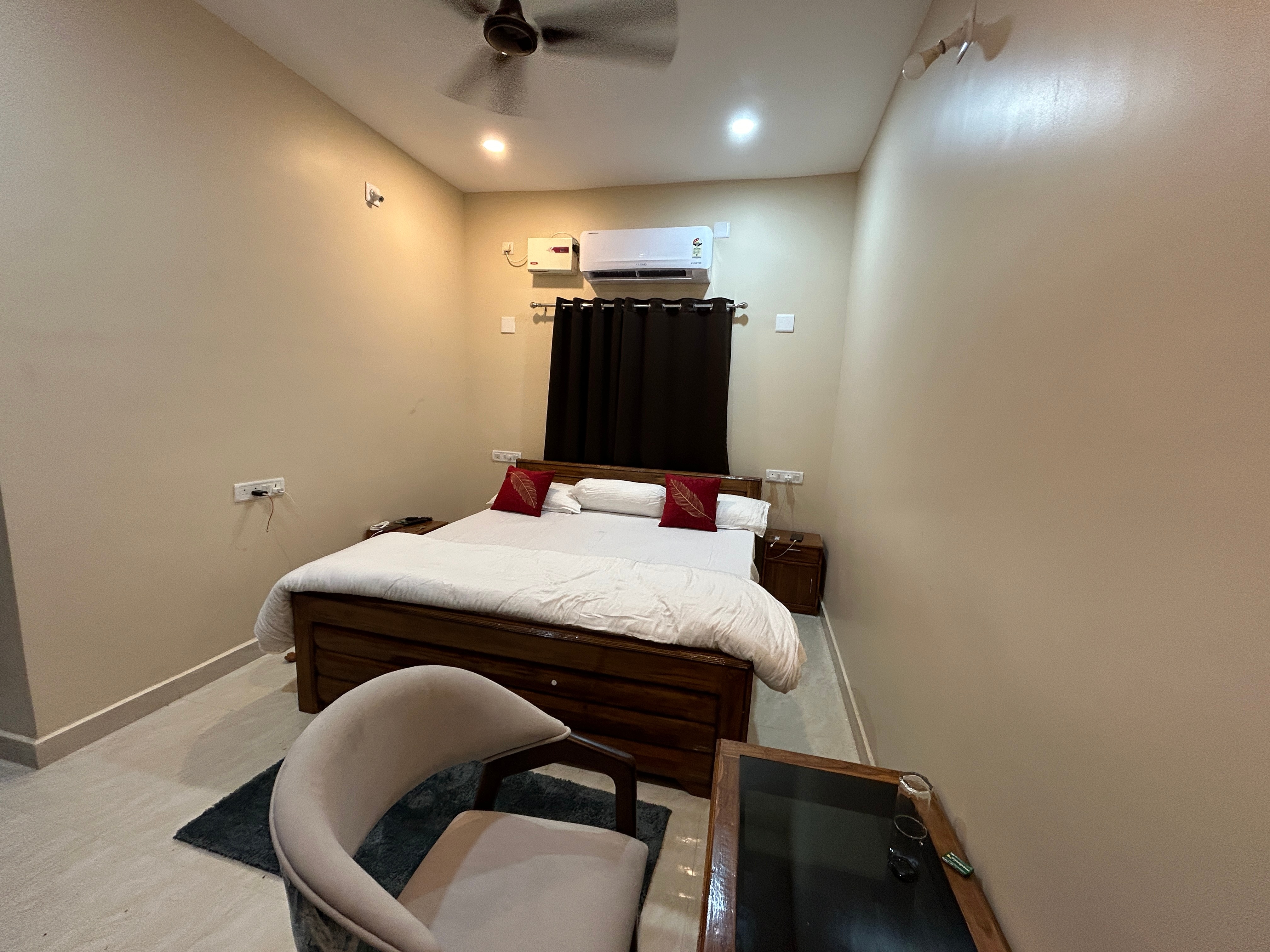 KRISHNA BILAS GUEST HOUSE - Tap to explore photos