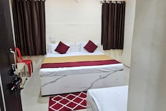 Godavari Lodge, Solapur