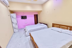 VARSHA LODGING & BHAKT NIVAS, Solapur