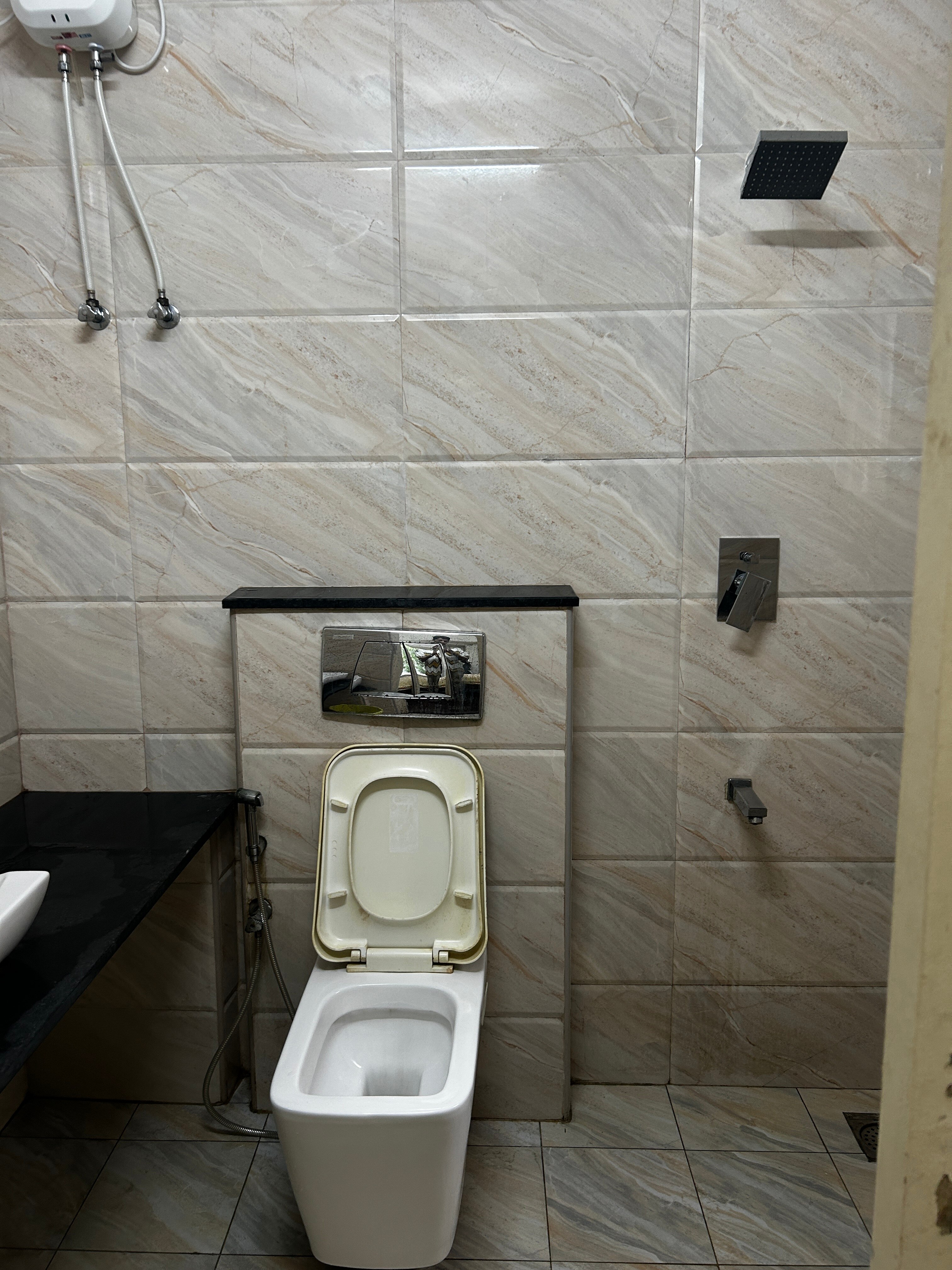 A 3bhk flat in Nungambakkam near Apollo hospital - Tap to explore photos