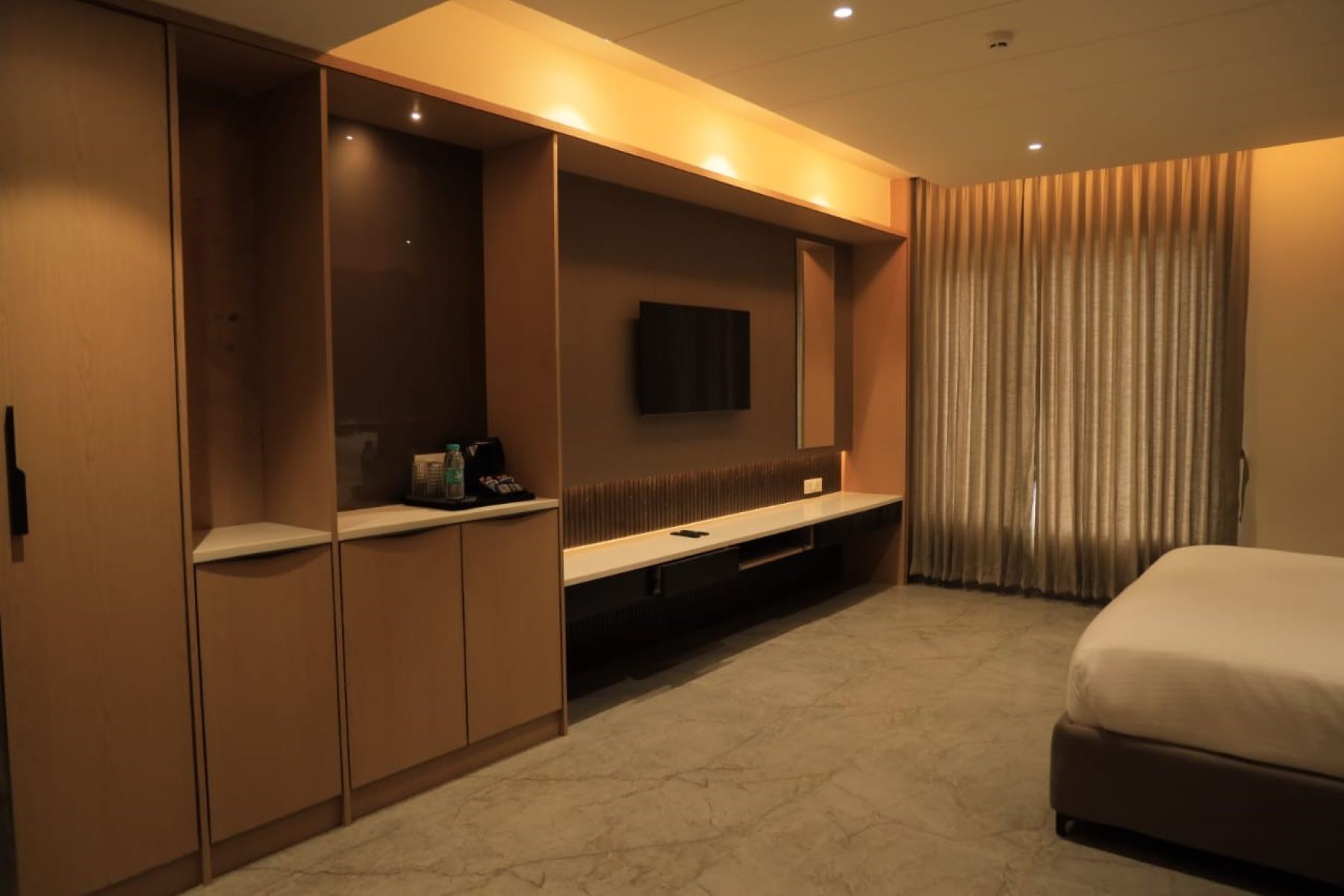 VANTARA SUITES - Tap to explore photos