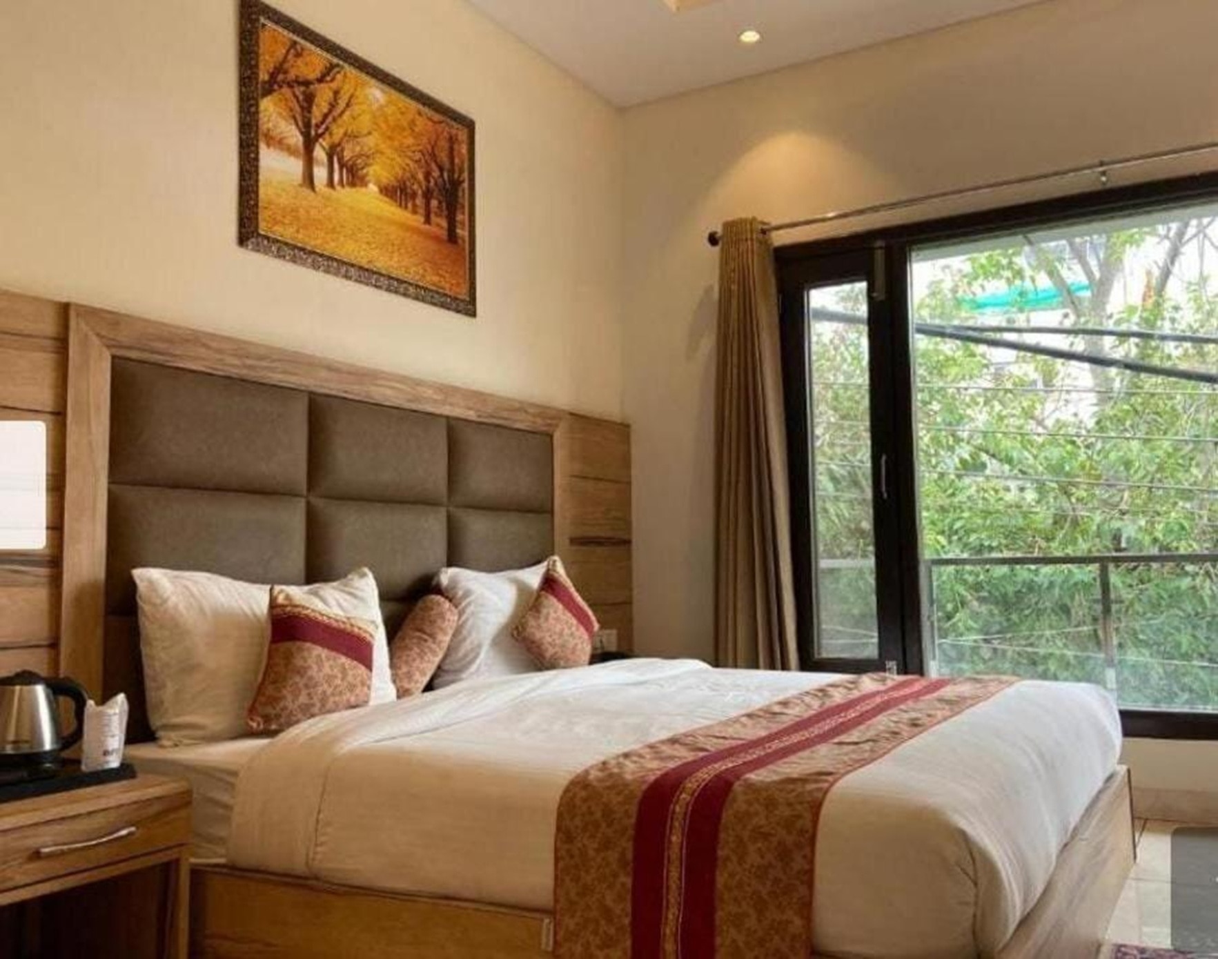 Hotel Nayyar Inn Near Golden Temple - Tap to explore photos