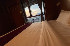 Cloud End Stay By Misty Mountain, Mussoorie