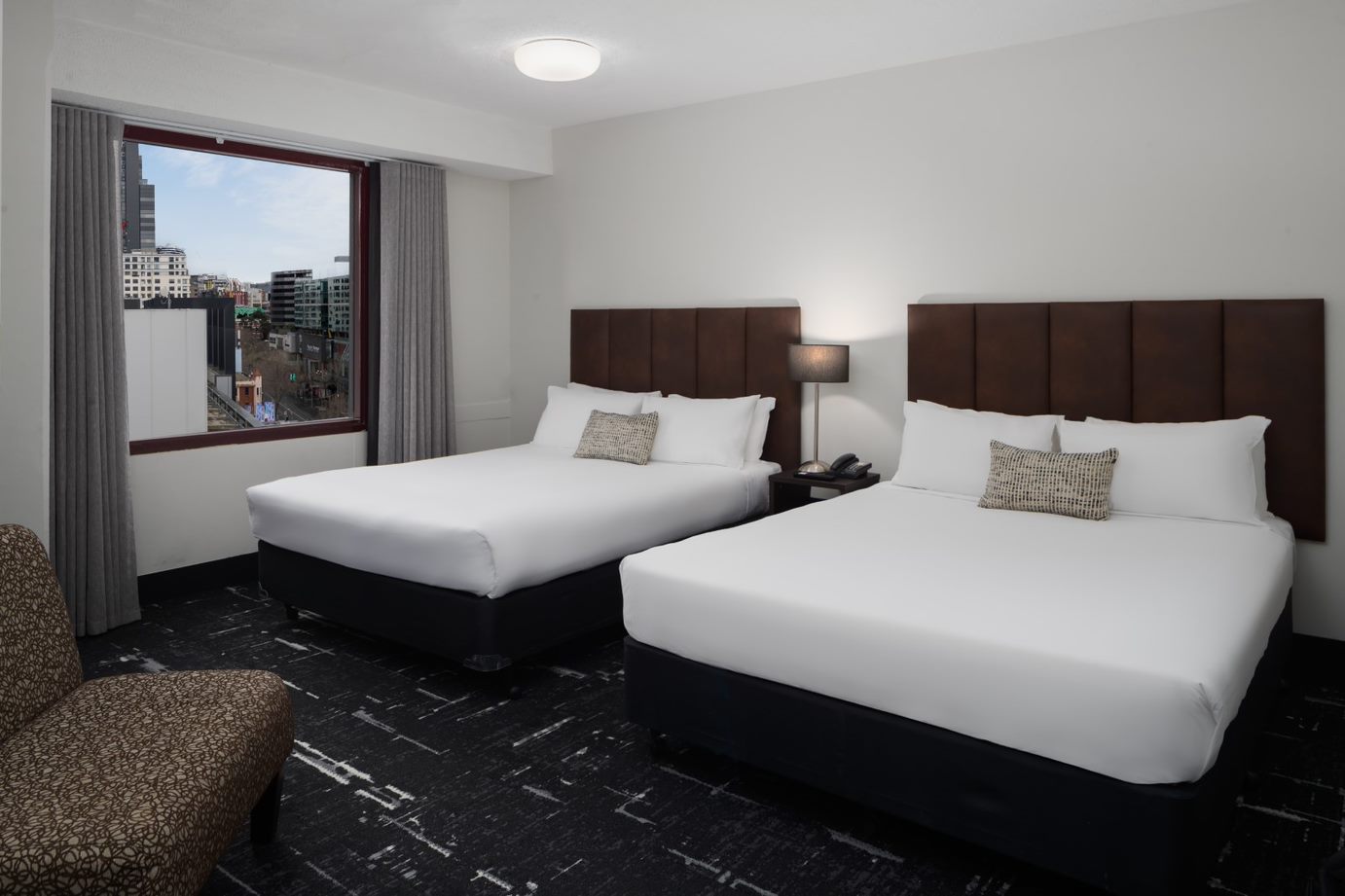 Mercure Welcome Melbourne - Tap to explore photos