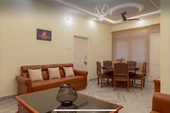 Ravideep  Spacious 4BHK Home in City Centre, Jaipur