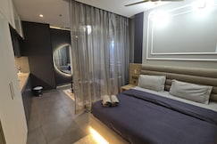 Lake Side Drift 37th floor, Noida