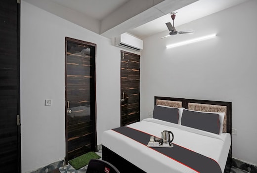 Hotel O SK Residency Rohini