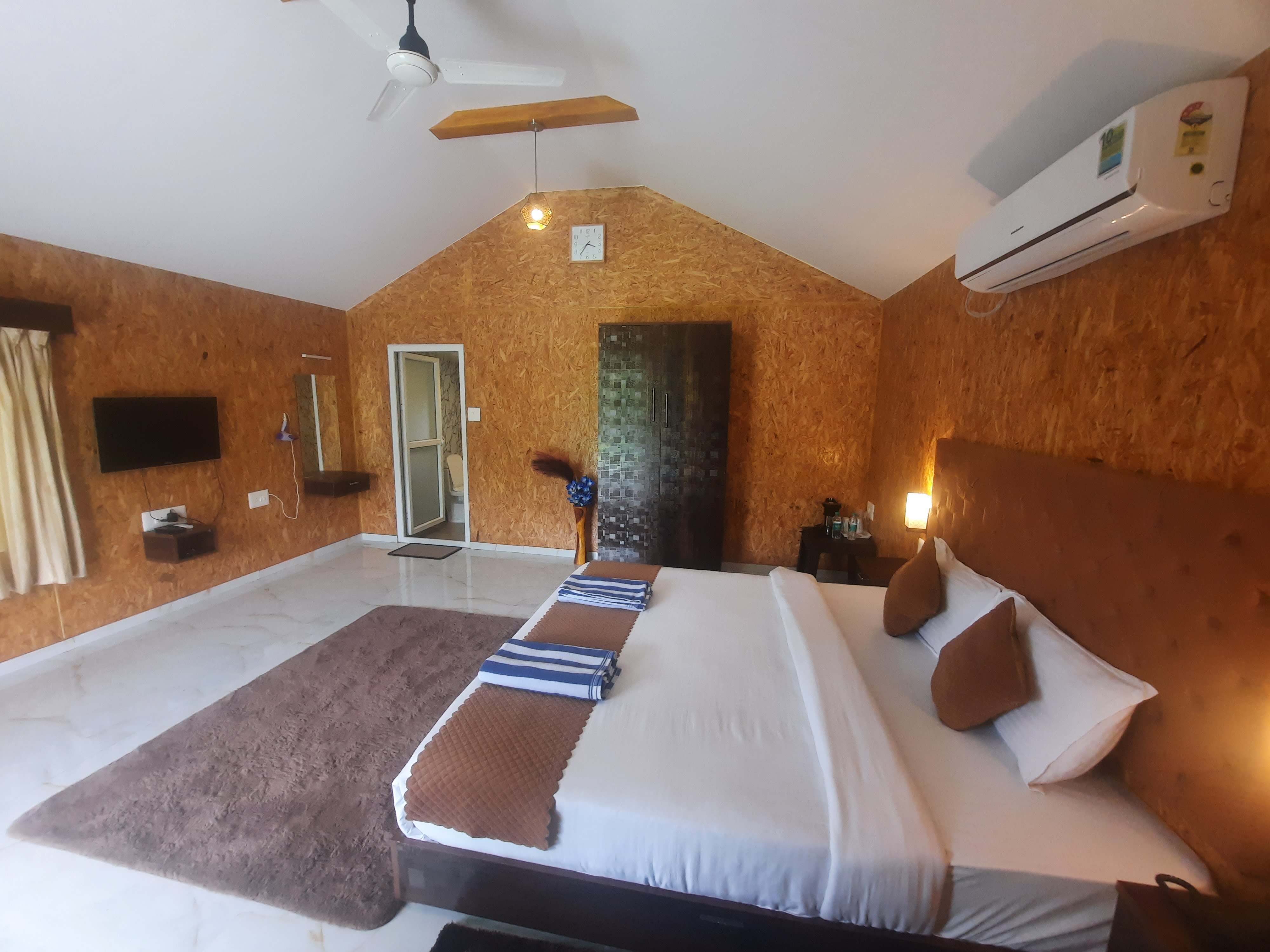 Bandipur Khans resort & Gufa restaurant - Tap to explore photos
