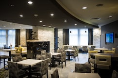 Holiday Inn Express and Suites Madison Central, Dane