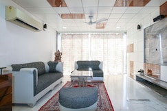 Pinaki Comfort Stay | Rooms & Caretaker, Mumbai