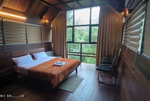 FRESH WAVE RESORT AND POOL VILLA SOOCHIPARA