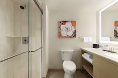 Embassy Suites by Hilton Denver International Airport, Denver