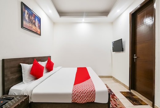 Hotel O Premium Rooms Chhatarpur