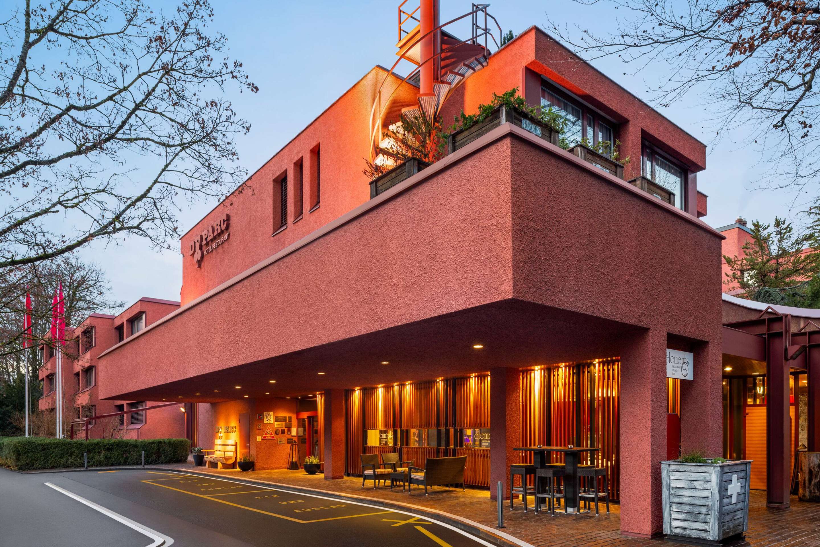Ramada by Wyndham Baden Hotel du Parc - Tap to explore photos