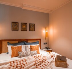 2-Bedroom Suite (with garden view and porch)