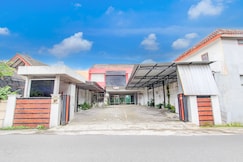 Hotel O near Plaza Ambarrukmo Yogyakarta formerly Wisma Arya 2, Bantul