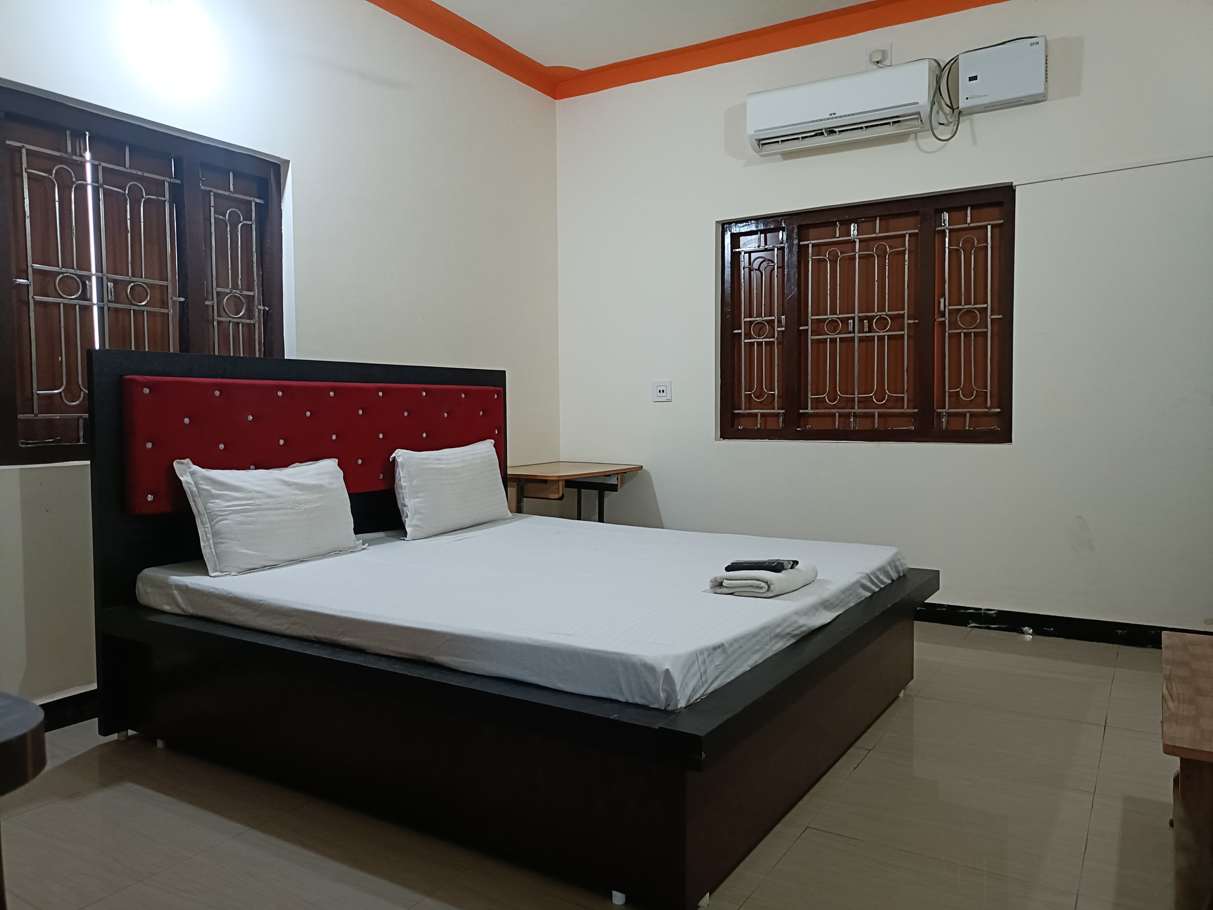 Stay Inn Guest House - Tap to explore photos