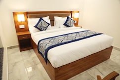 Hotel Sandal Tree Express, Noida