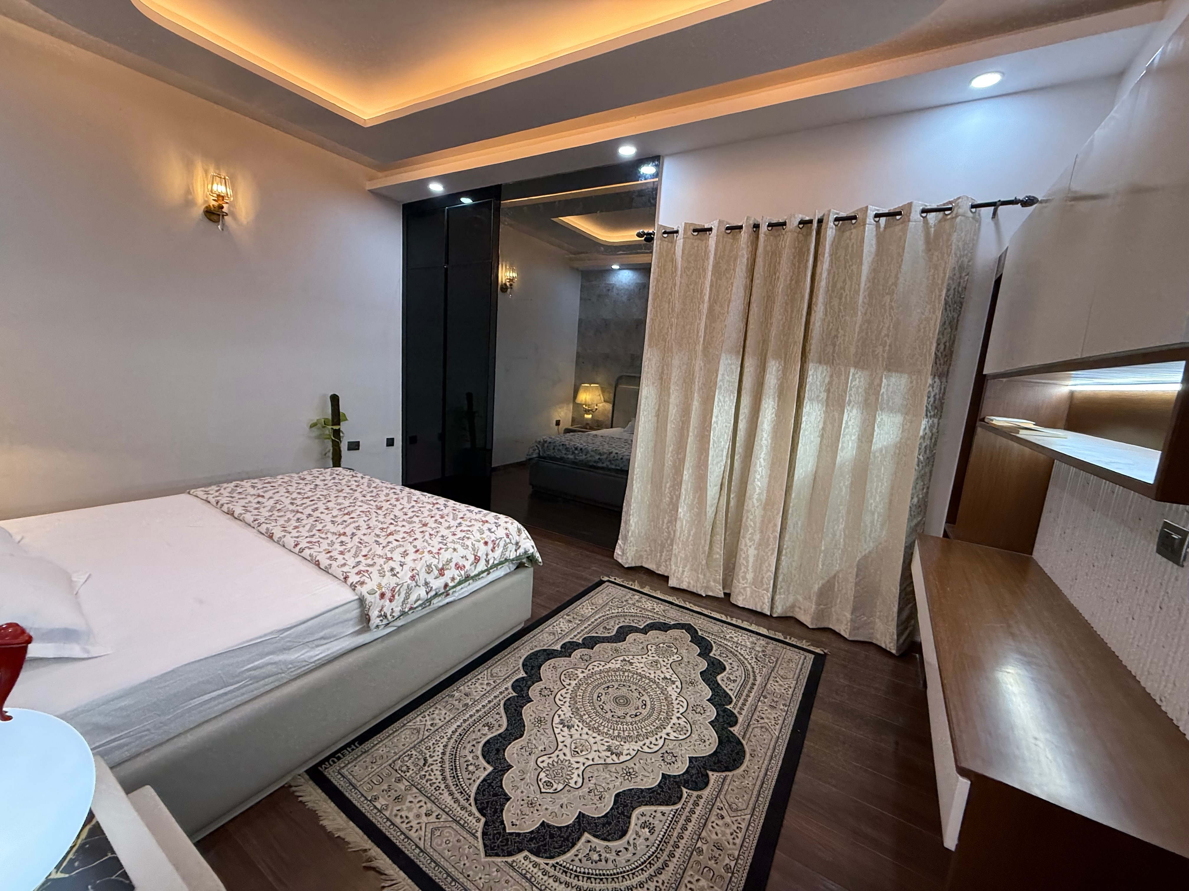 3 BHK High Rise Flat in Noida Supernova - Tap to explore photos