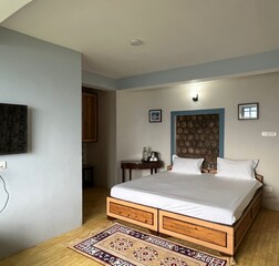 Super Deluxe Room Hill View
