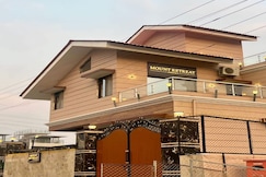 Mount Retreat 4BHK Luxe Villa, Lonavala