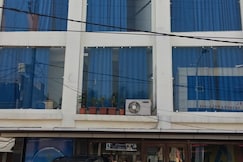 Hotel 100 Blu, Sagar