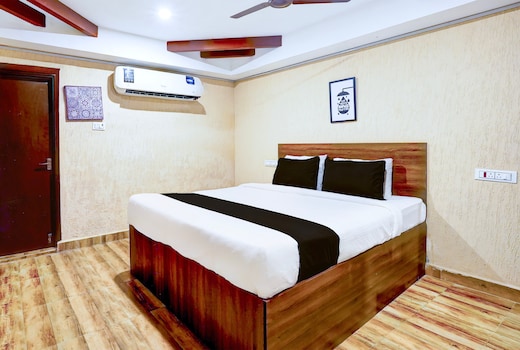 Super Hotel O Yazhini Inn
