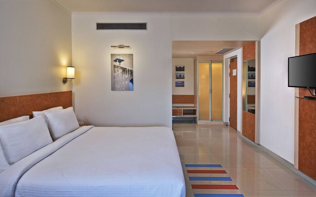 Nirwana Hometel - A Sarovar Hotel, Jaipur - Tap to explore photos