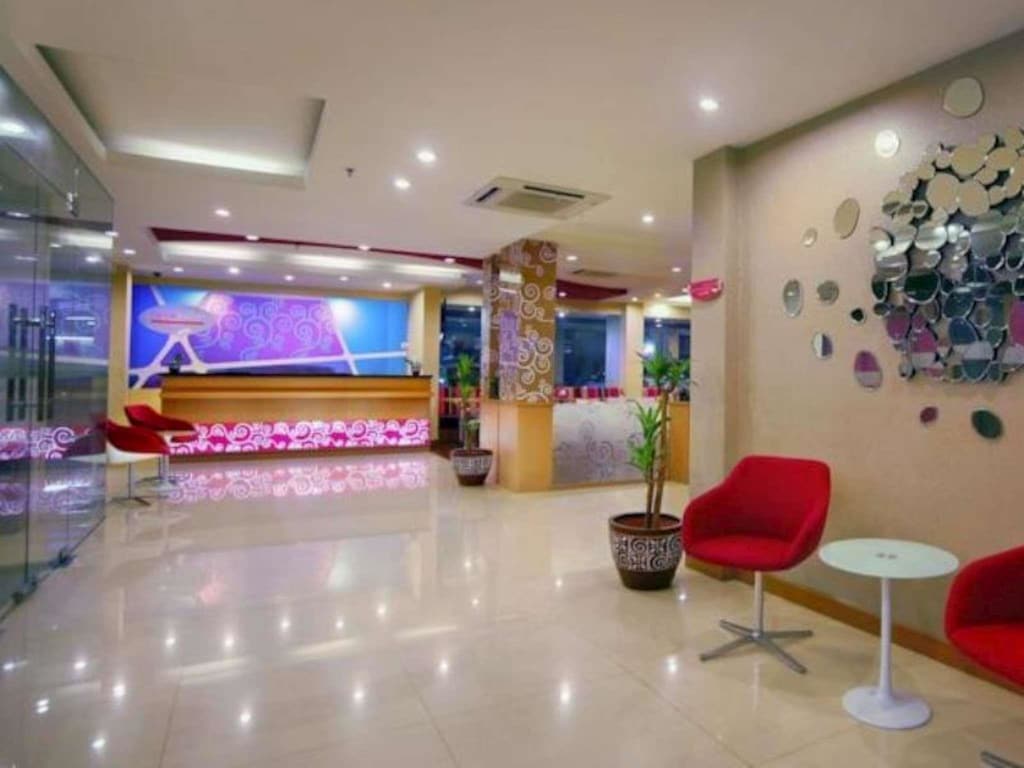 King Cross Hotel Kelapa Gading - Polixio