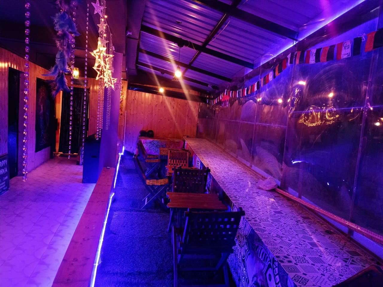 Trippy Shiva Hostel - Tap to explore photos
