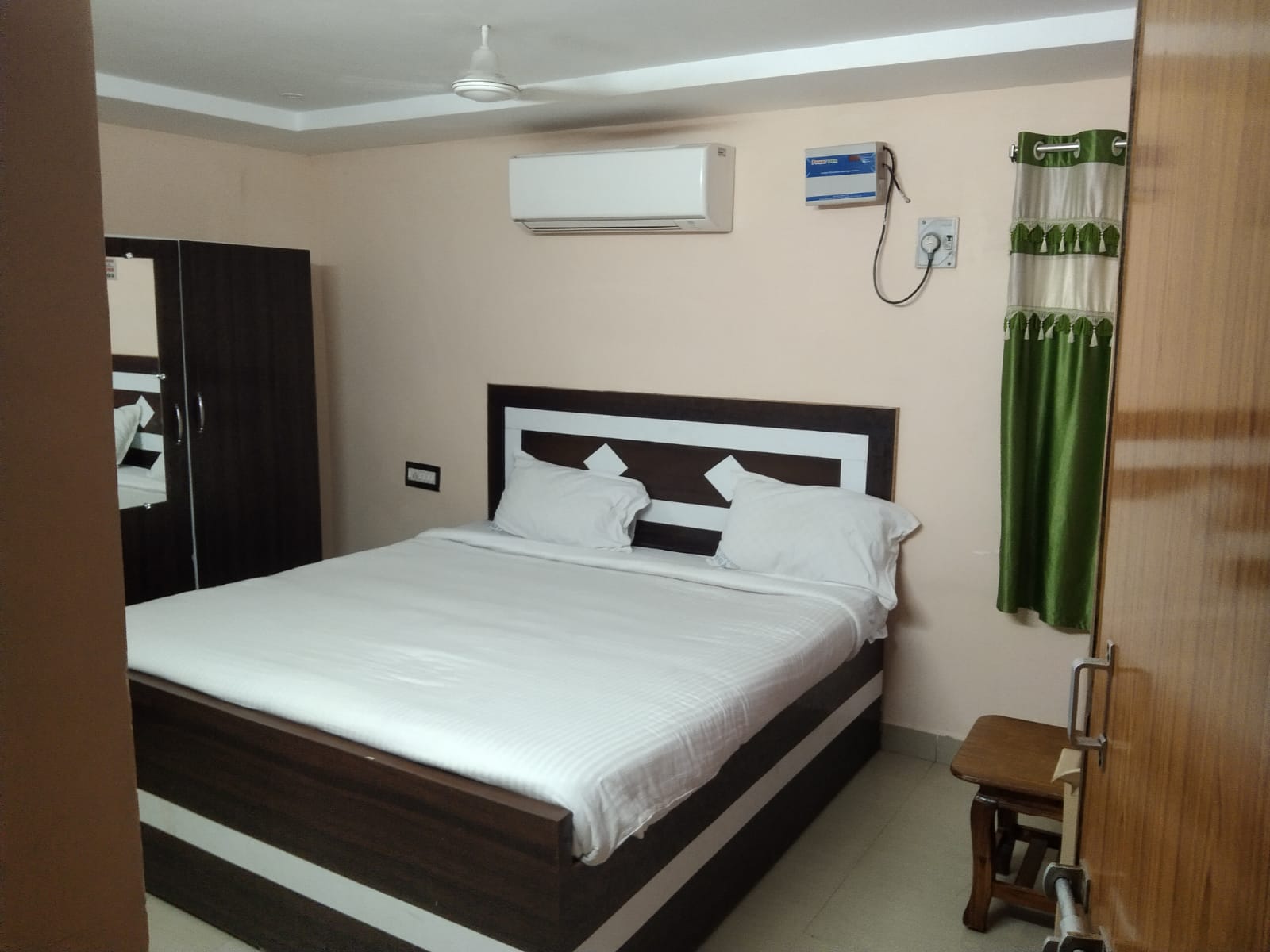 New Upendra Residency - Tap to explore photos