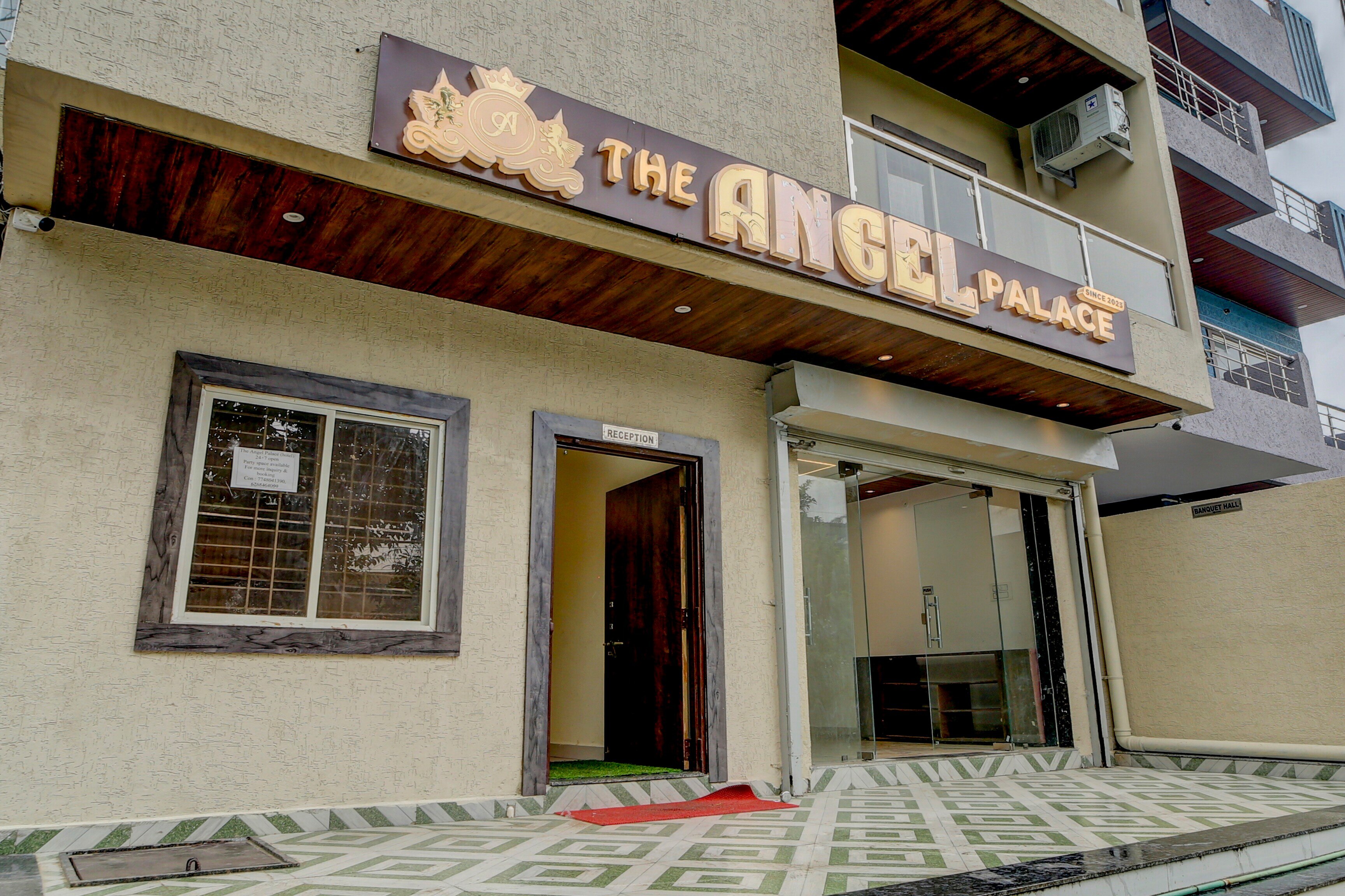 Hotel O The Angel palace - Tap to explore photos