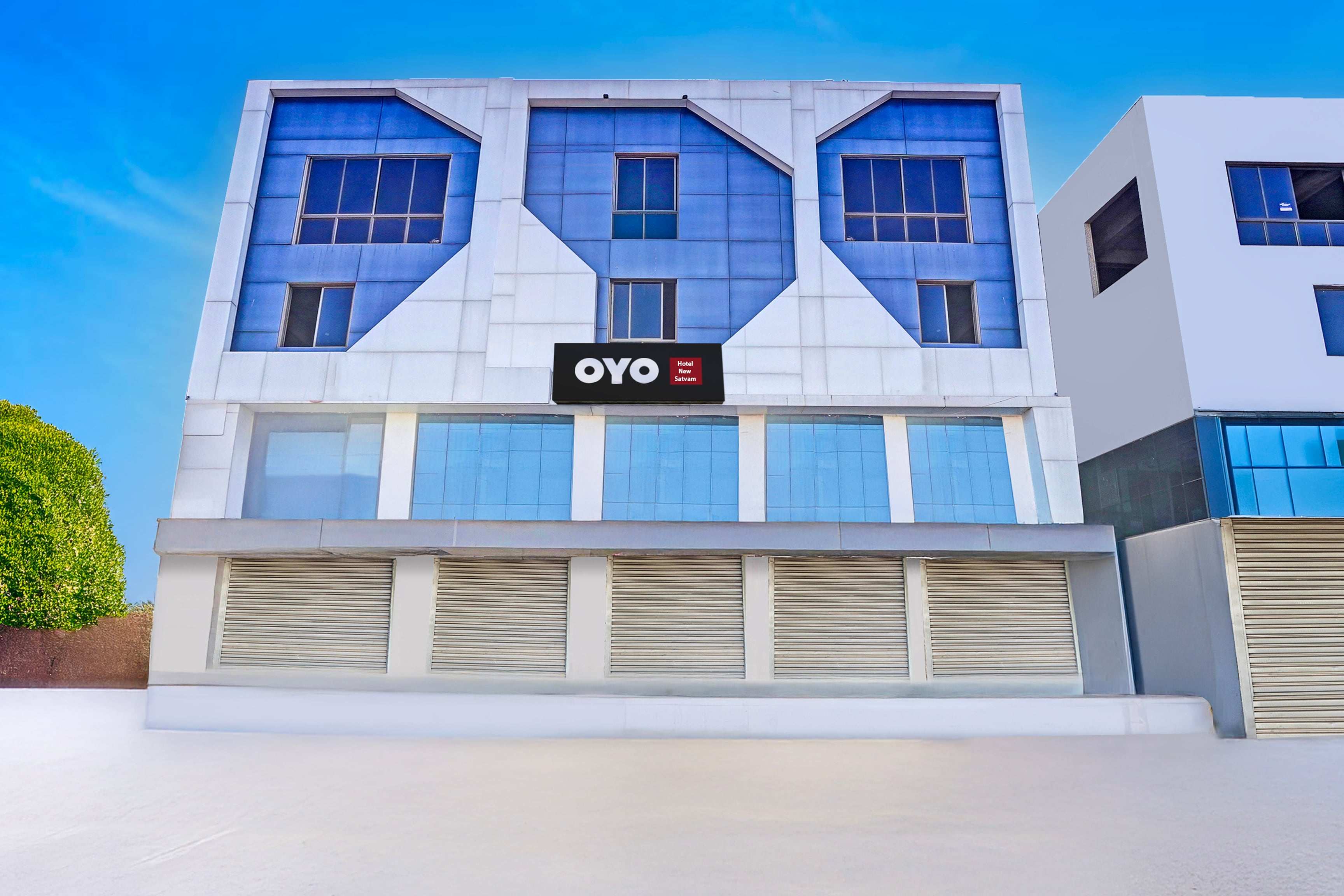 Hotel O New Satvam - Tap to explore photos