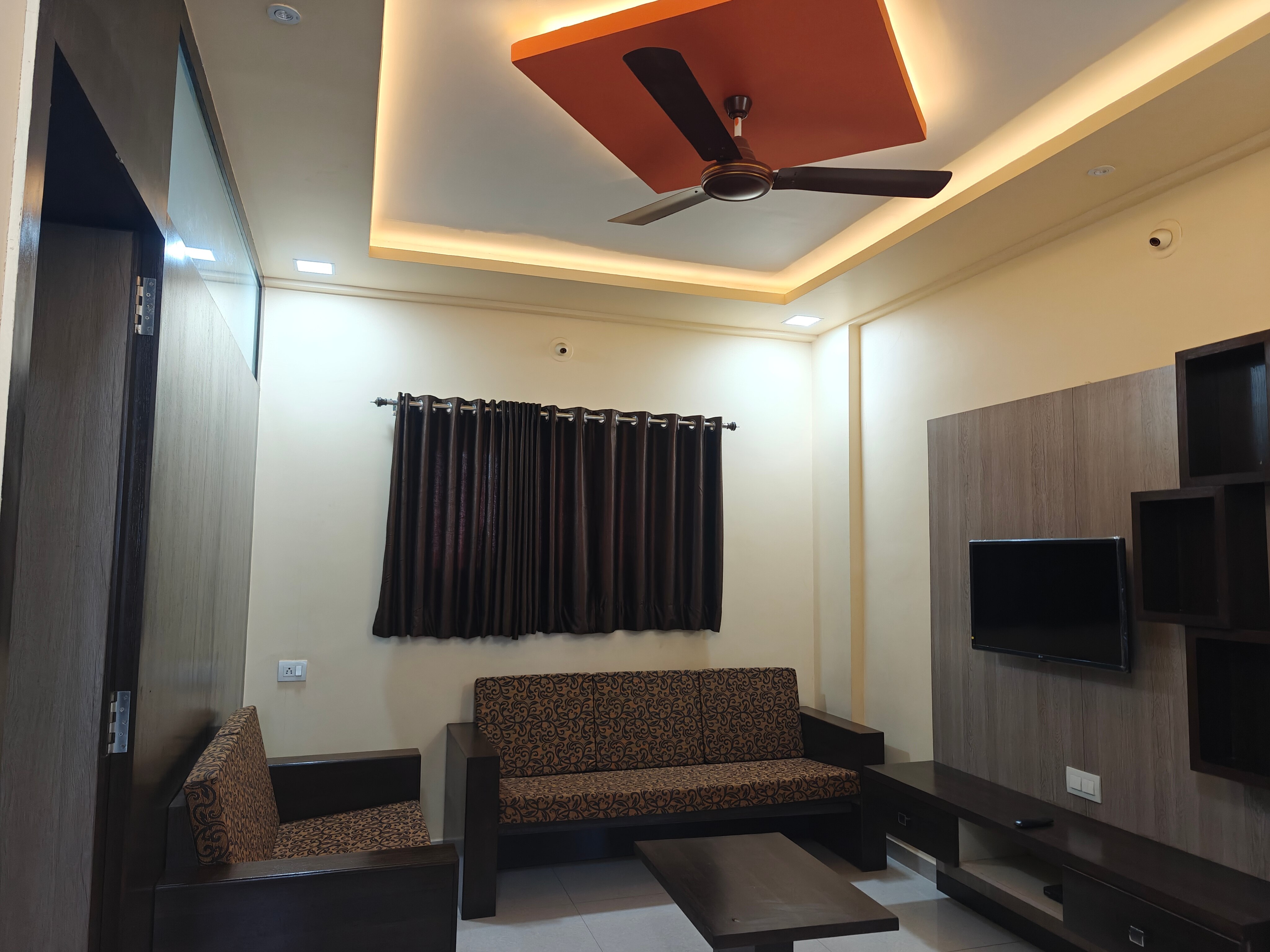 Laxmi Narayan Hotel 5