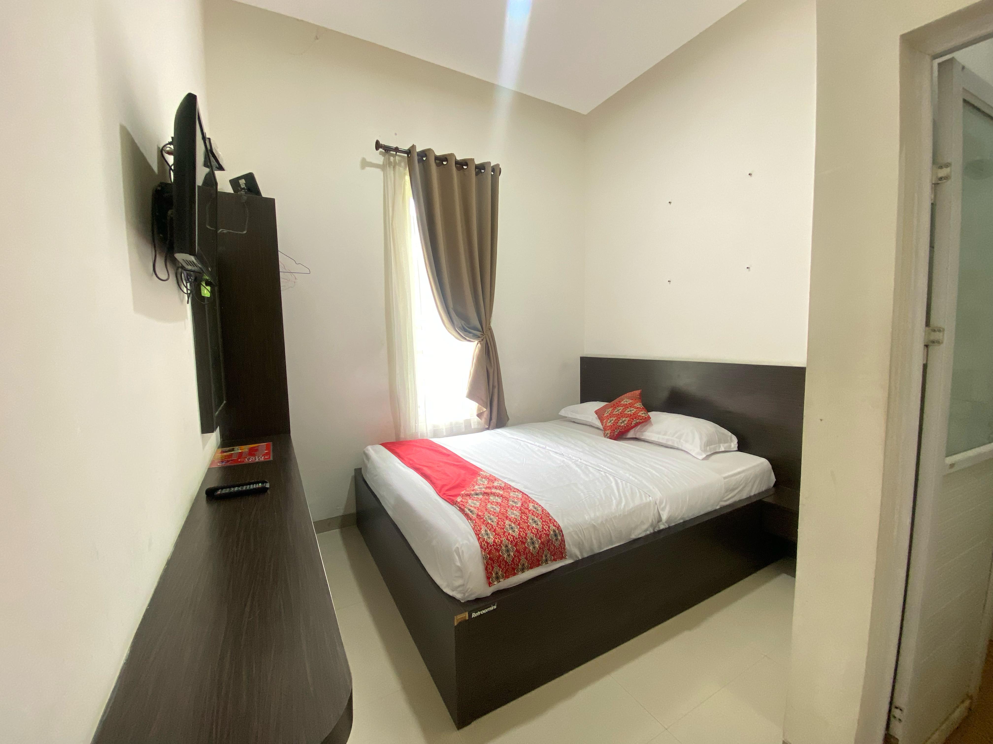 Hotel O Universitas Brawijaya Near Mall Dinoyo - Tap to explore photos