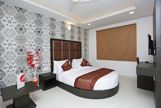 Hotel O M SUITES