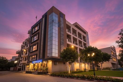 FabHotel The Diamond