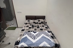 Room for peaceful stay in flat, Delhi