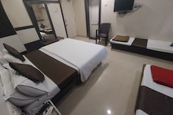 Hotel Laxmi GH, Shirdi