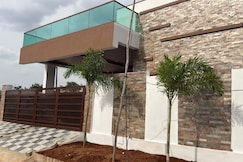 Quiet 2BR Retreat with 2 Car Parking Fresh Air, Ibrahimpatnam