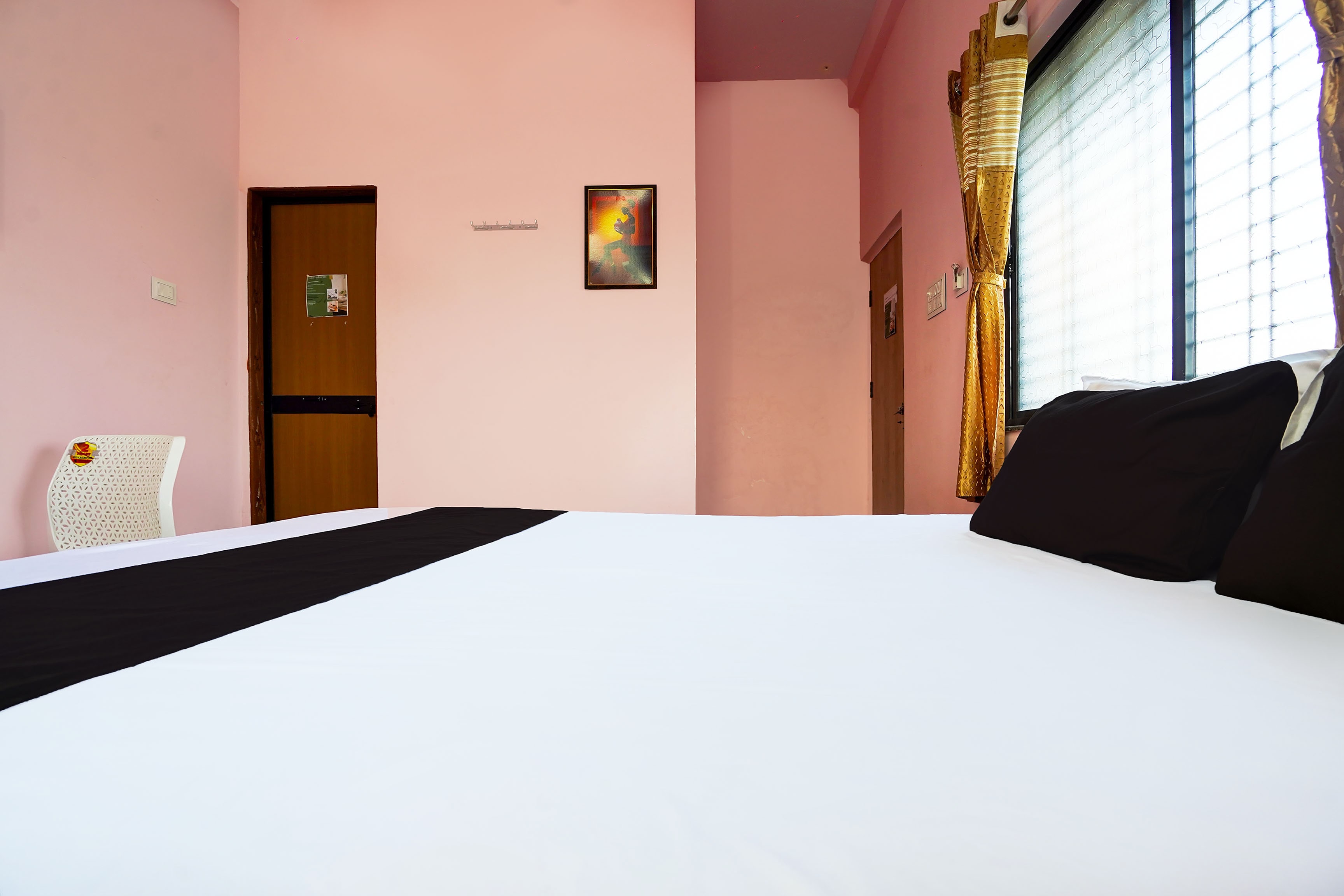 Hotel O Madhur Inn - Tap to explore photos