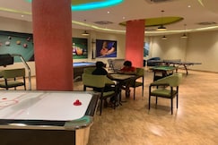 Top Floor Luxurious Pool View Apartment Managed By Rhoof Hospitality, Surat