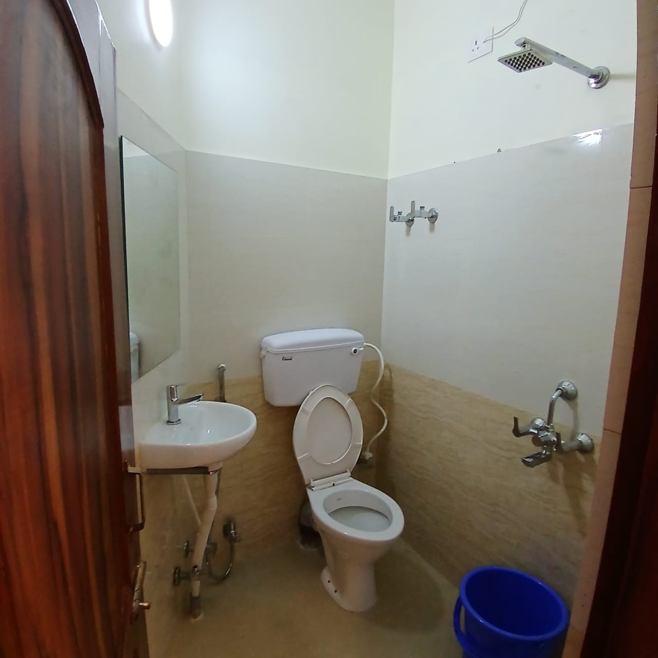 Premier Guest House - Tap to explore photos