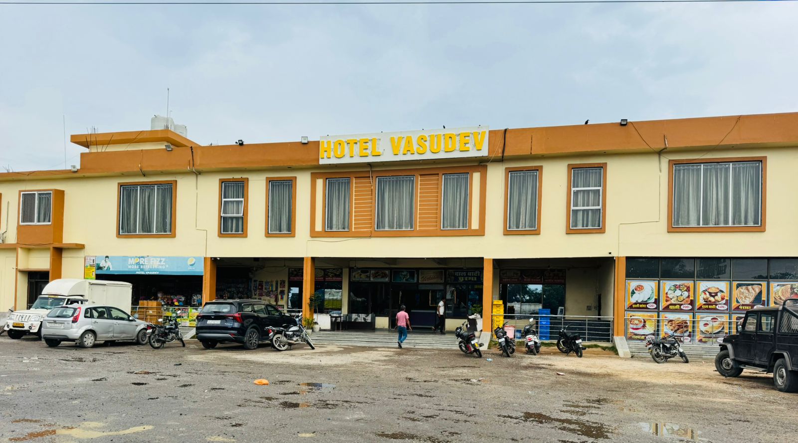 HOTEL VASUDEV Udaipur - Tap to explore photos