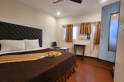 Hotel Al Sana 550 meters from Esplanade Metro, Kolkata