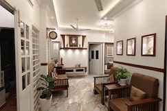 JOHNs' Paradise, Cochin