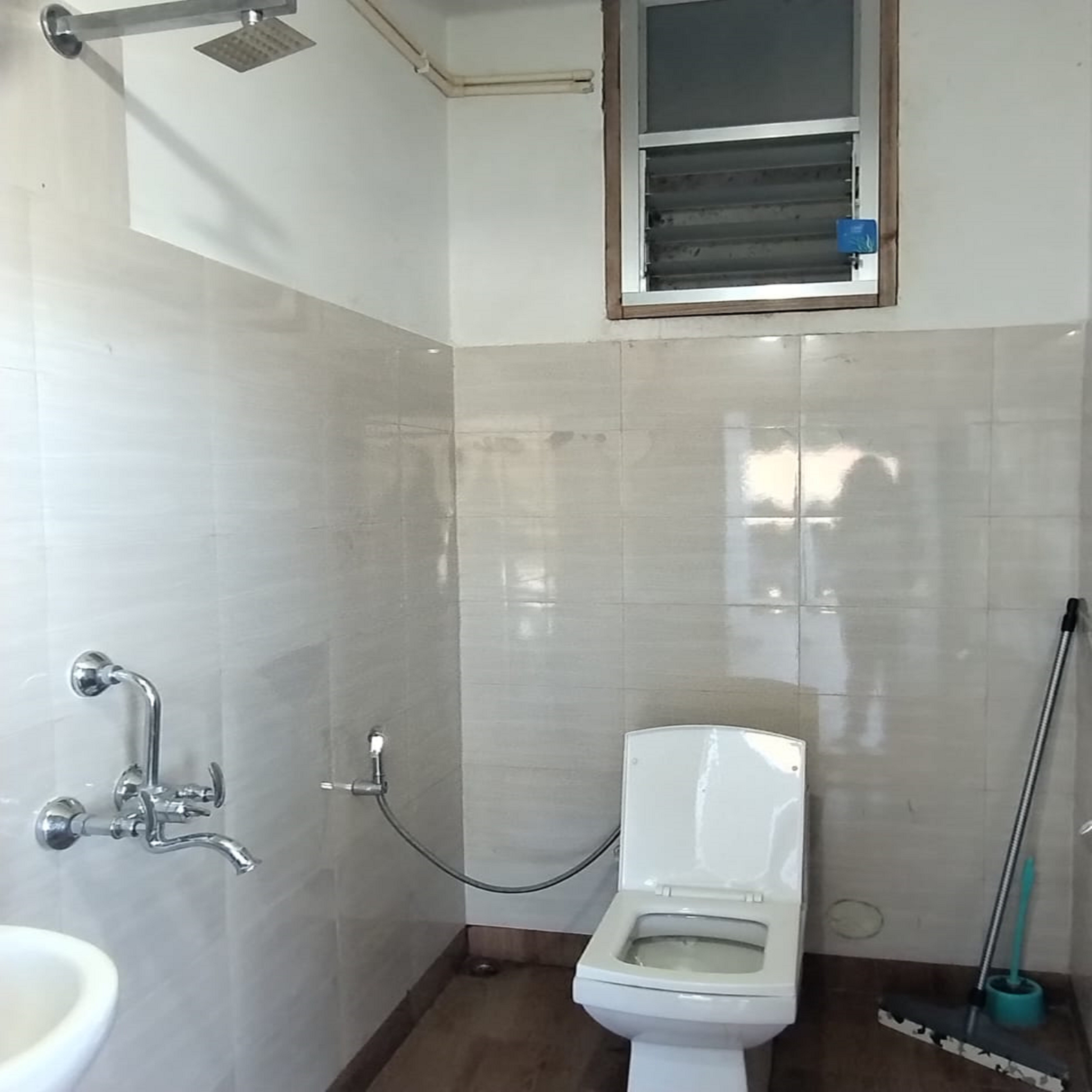 Akansha homestay sittong g c p - Tap to explore photos