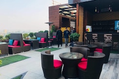 Jb Skyhilton, Lucknow