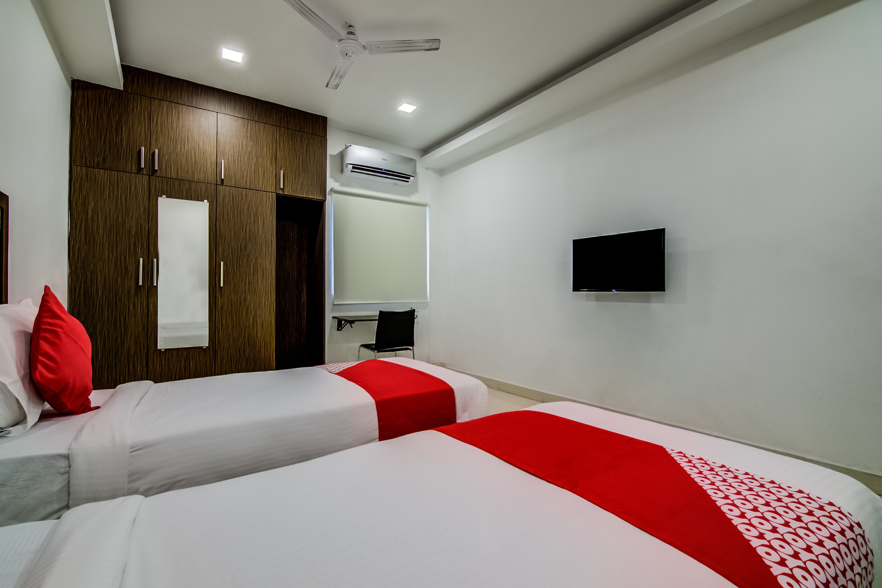 Hotel O Jayam Residency - Urapakkam - Tap to explore photos