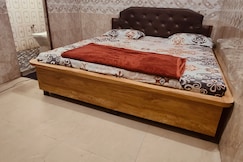 Pandit Niwas by MTMC| Rooms & Caretaker, Katra